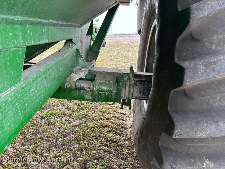 image for item EA4599 Brent V1100 grain cart