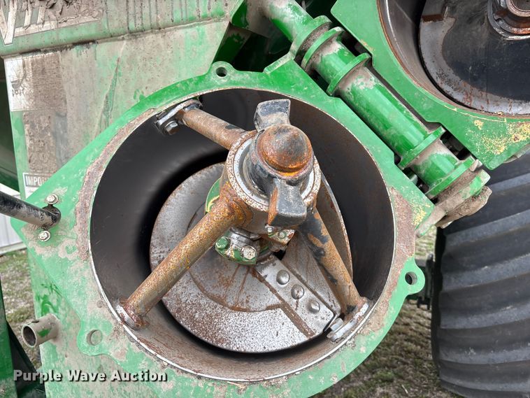 image for item EA4599 Brent V1100 grain cart