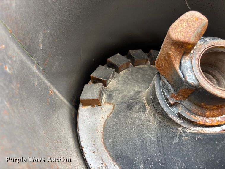 image for item EA4599 Brent V1100 grain cart