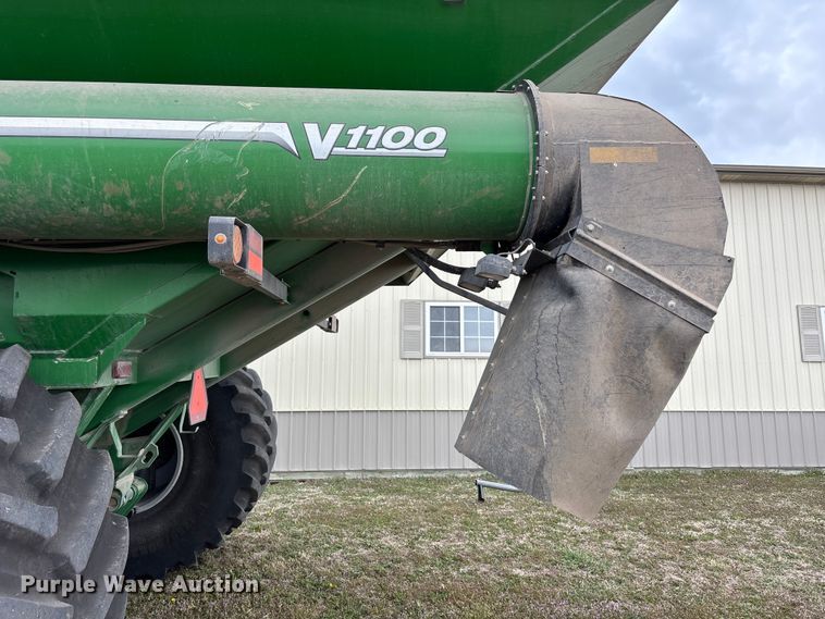 image for item EA4599 Brent V1100 grain cart