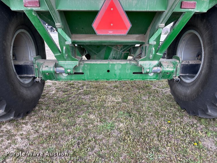 image for item EA4599 Brent V1100 grain cart