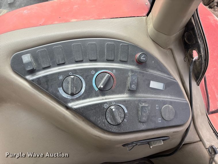 image for item EA4600 2004 Case IH Magnum MX285 MFWD tractor