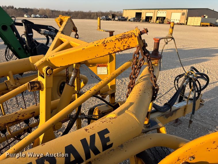 image for item EA4645 1995 Vermeer R-23 hay rake