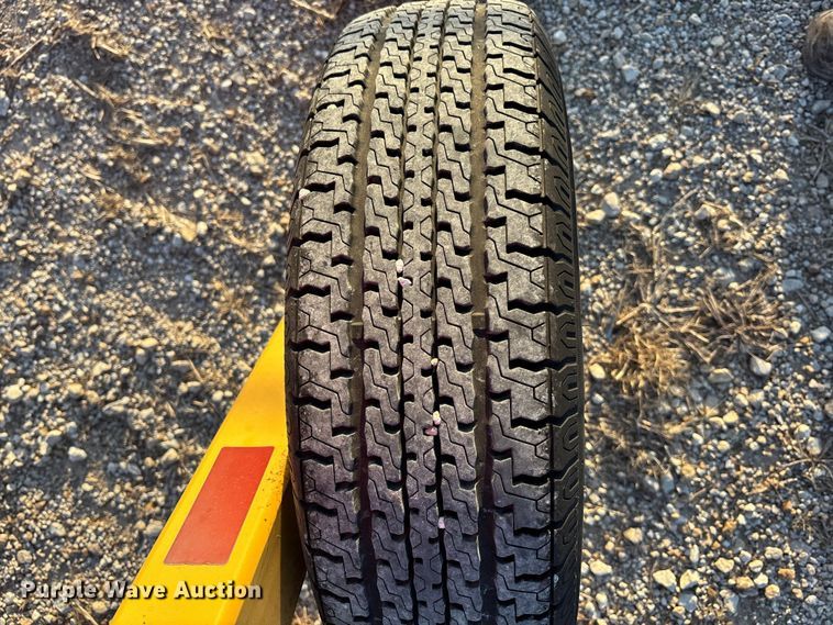 image for item EA4645 1995 Vermeer R-23 hay rake