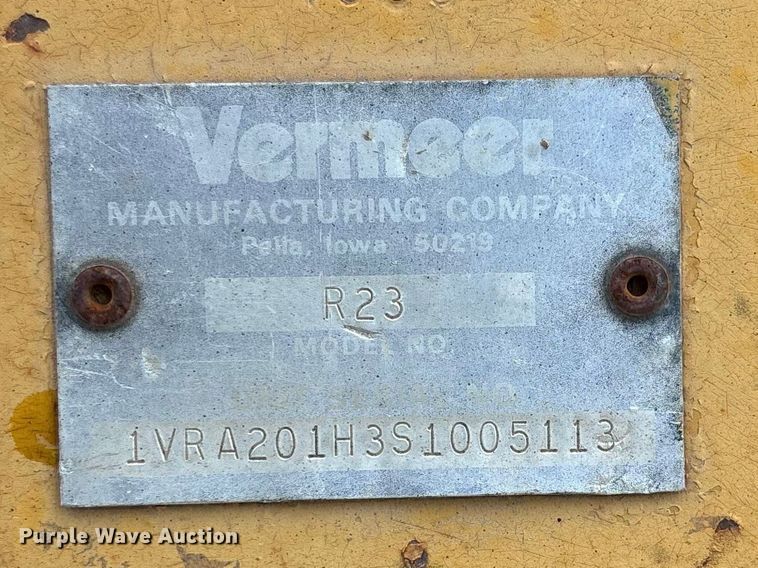 image for item EA4645 1995 Vermeer R-23 hay rake