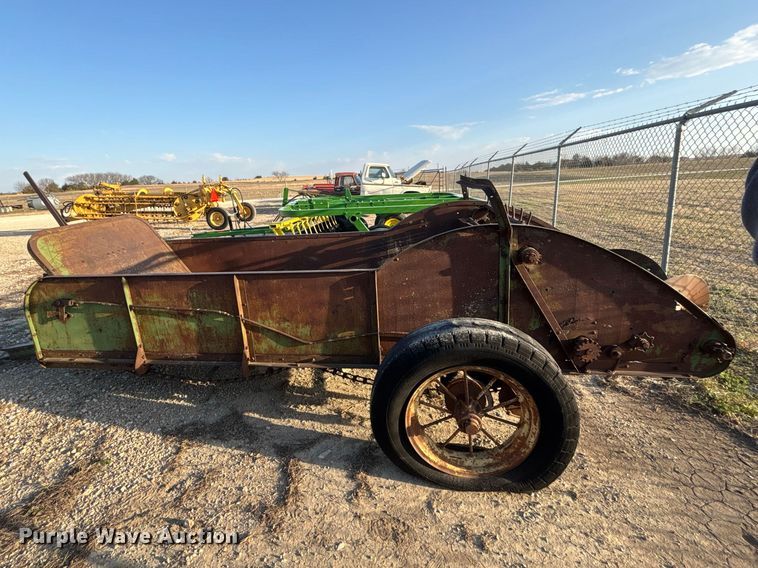 image for item EA4647 Manure spreader