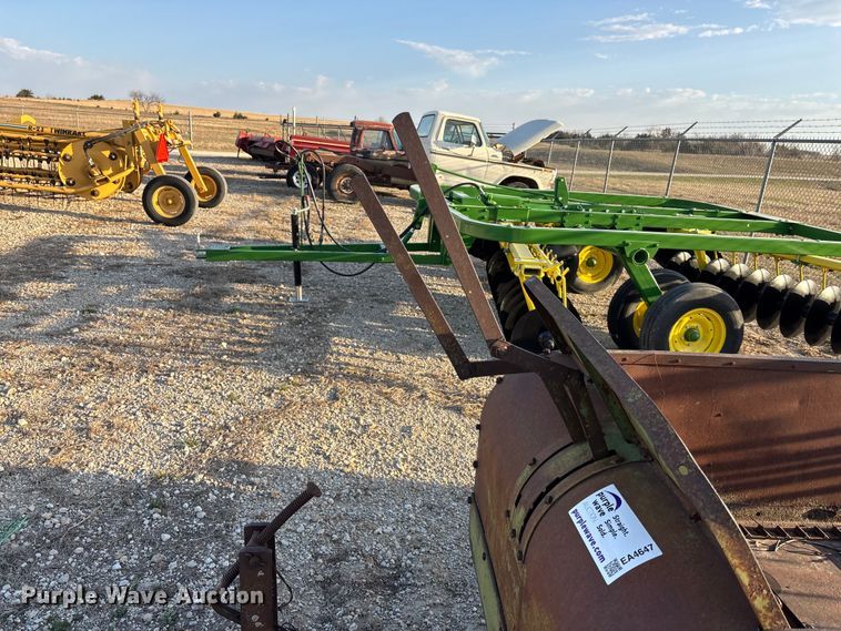 image for item EA4647 Manure spreader