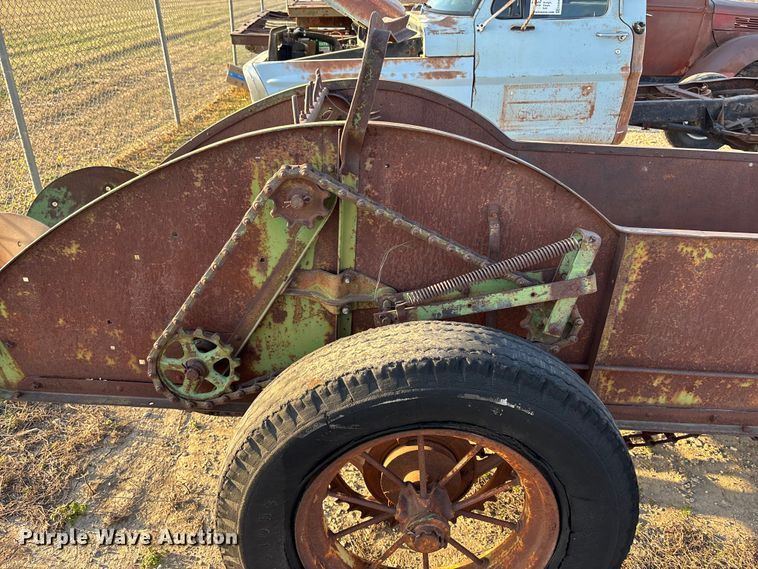 image for item EA4647 Manure spreader