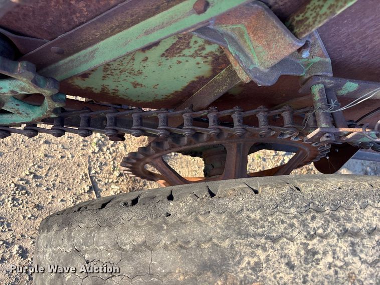 image for item EA4647 Manure spreader