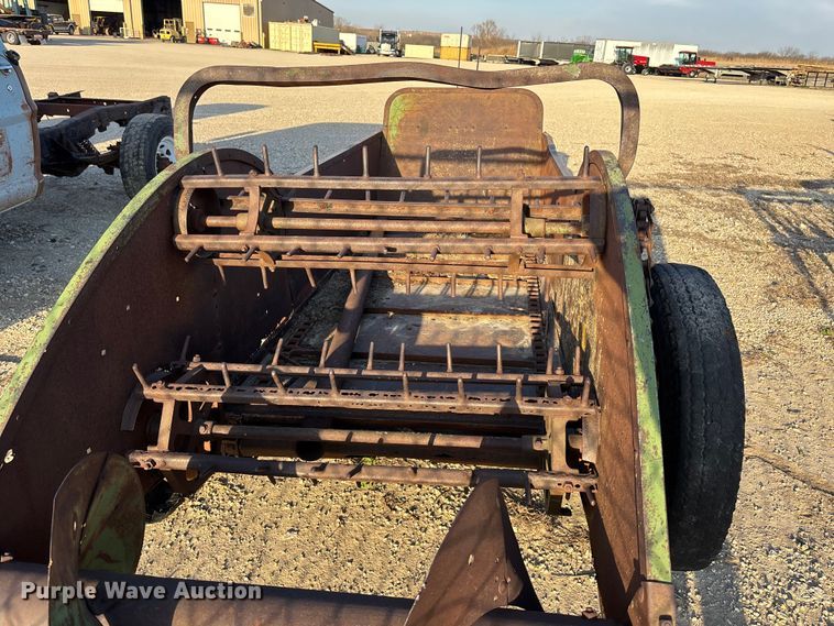 image for item EA4647 Manure spreader
