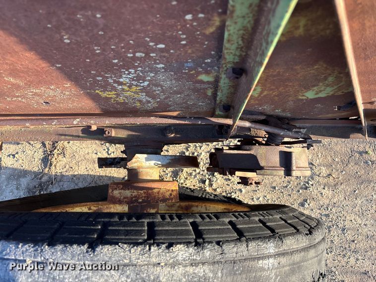 image for item EA4647 Manure spreader