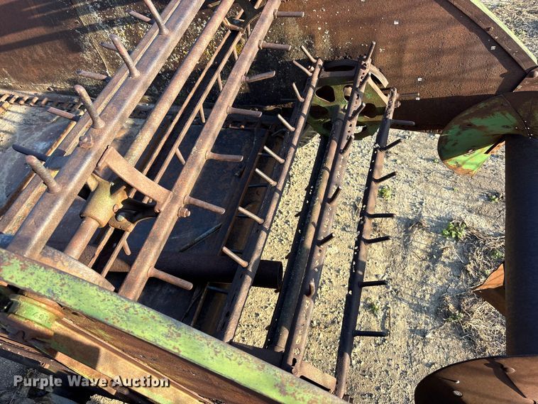 image for item EA4647 Manure spreader