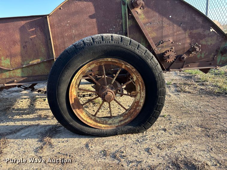 image for item EA4647 Manure spreader