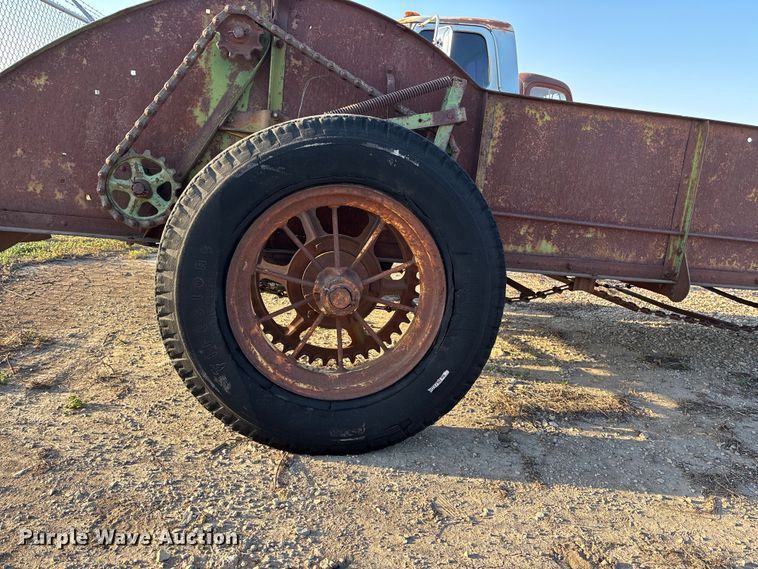 image for item EA4647 Manure spreader