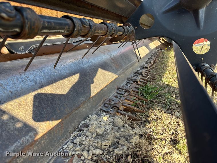 image for item EA4662 2002 Case IH HDX181 sickle head