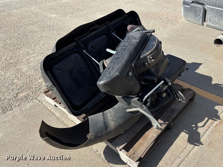 image for item EA4673 2019 John Deere 54HPY lawn mower bagger