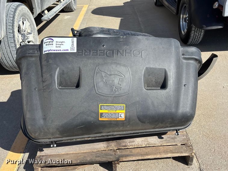image for item EA4673 2019 John Deere 54HPY lawn mower bagger