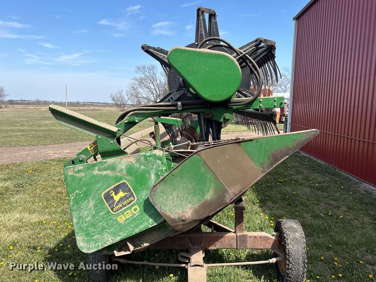 image for item EA4699 John Deere 920 rigid head