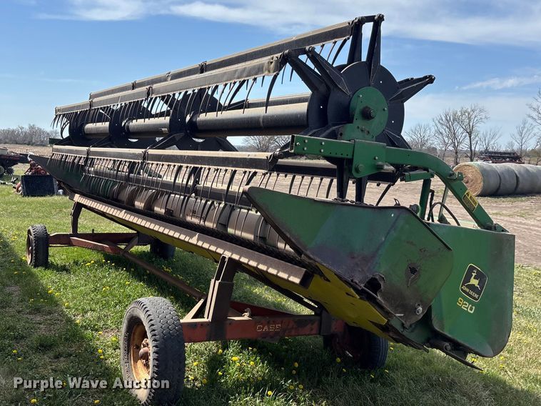 image for item EA4699 John Deere 920 rigid head