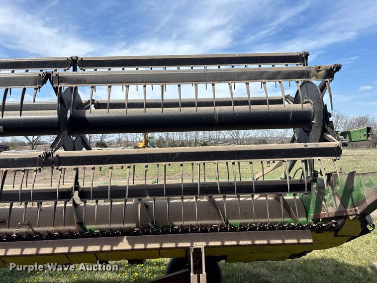 image for item EA4699 John Deere 920 rigid head