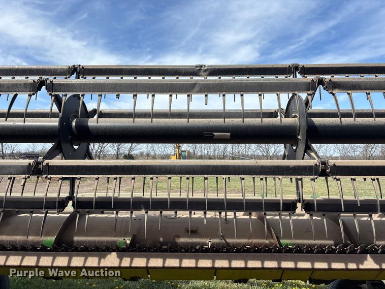 image for item EA4699 John Deere 920 rigid head