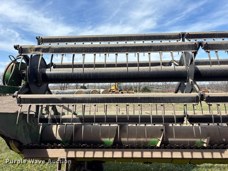 image for item EA4699 John Deere 920 rigid head