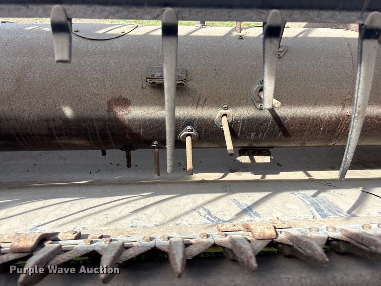 image for item EA4699 John Deere 920 rigid head