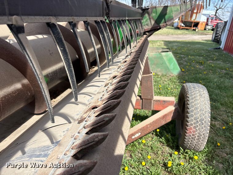 image for item EA4699 John Deere 920 rigid head