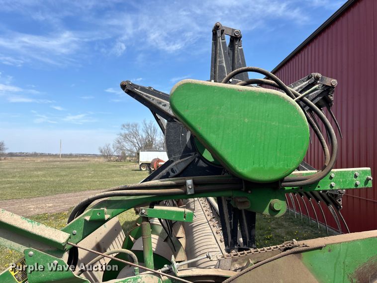 image for item EA4699 John Deere 920 rigid head