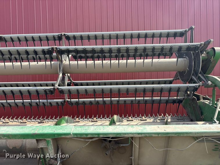 image for item EA4699 John Deere 920 rigid head