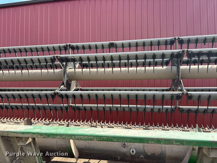 image for item EA4699 John Deere 920 rigid head