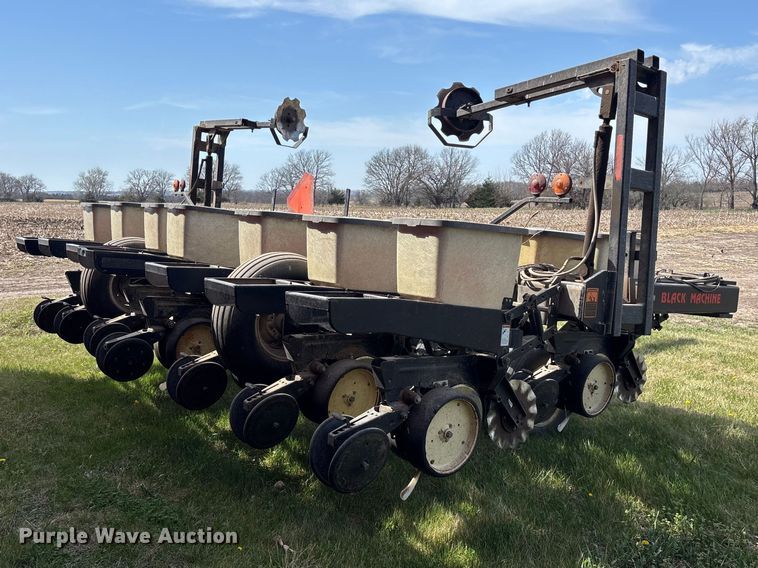 image for item EA4700 AGGO 12R30 Black Machine no-till planter