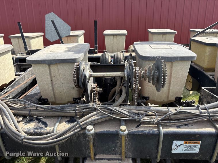 image for item EA4700 AGGO 12R30 Black Machine no-till planter