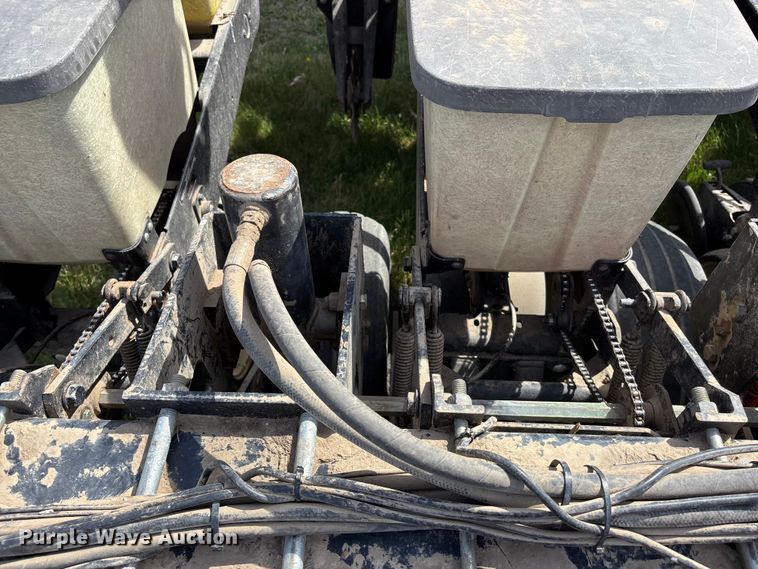 image for item EA4700 AGGO 12R30 Black Machine no-till planter