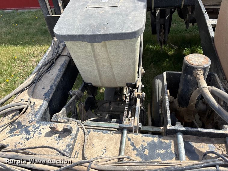 image for item EA4700 AGGO 12R30 Black Machine no-till planter