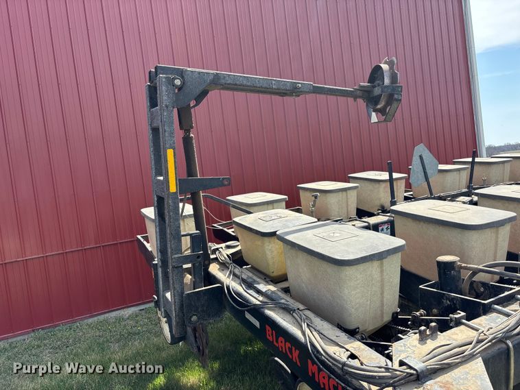 image for item EA4700 AGGO 12R30 Black Machine no-till planter