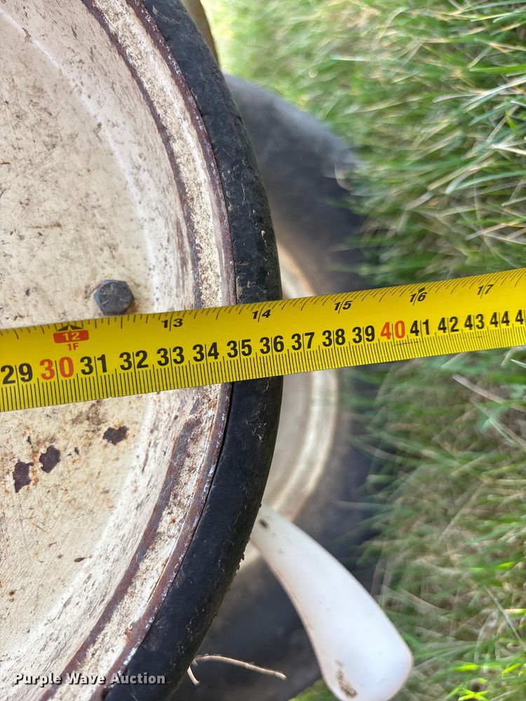 image for item EA4700 AGGO 12R30 Black Machine no-till planter