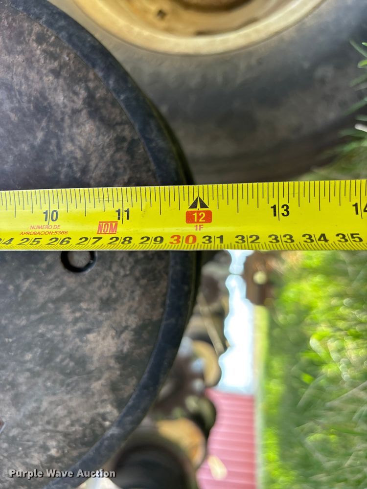 image for item EA4700 AGGO 12R30 Black Machine no-till planter