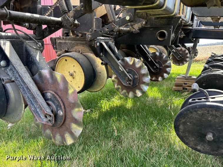 image for item EA4700 AGGO 12R30 Black Machine no-till planter