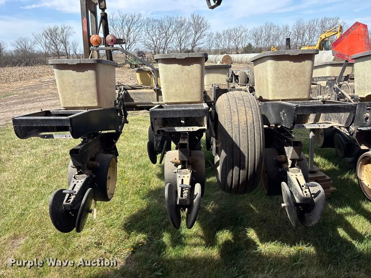 image for item EA4700 AGGO 12R30 Black Machine no-till planter