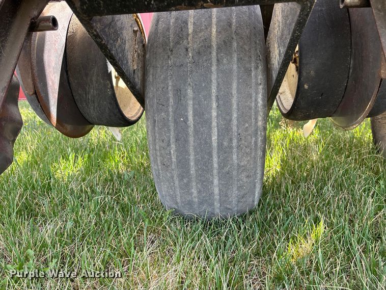 image for item EA4700 AGGO 12R30 Black Machine no-till planter