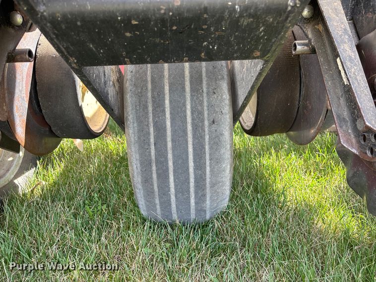 image for item EA4700 AGGO 12R30 Black Machine no-till planter