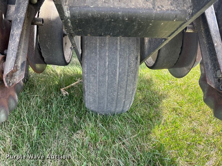 image for item EA4700 AGGO 12R30 Black Machine no-till planter