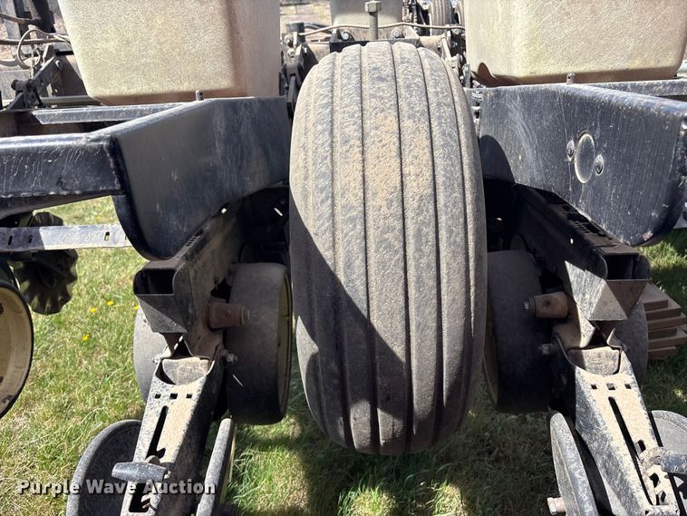 image for item EA4700 AGGO 12R30 Black Machine no-till planter