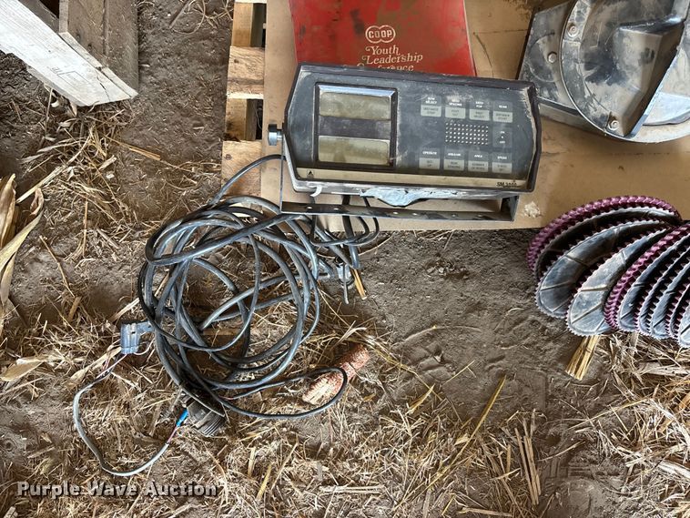 image for item EA4700 AGGO 12R30 Black Machine no-till planter