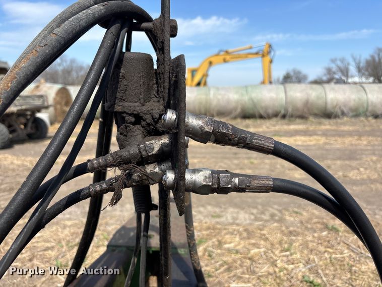 image for item EA4701 John Deere 980 field cultivator