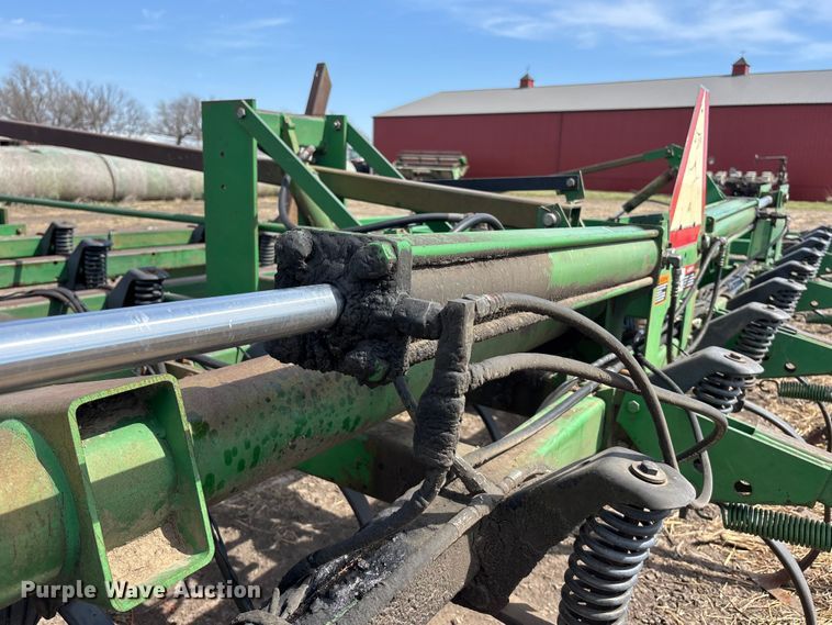 image for item EA4701 John Deere 980 field cultivator