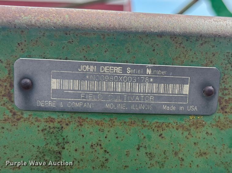 image for item EA4701 John Deere 980 field cultivator
