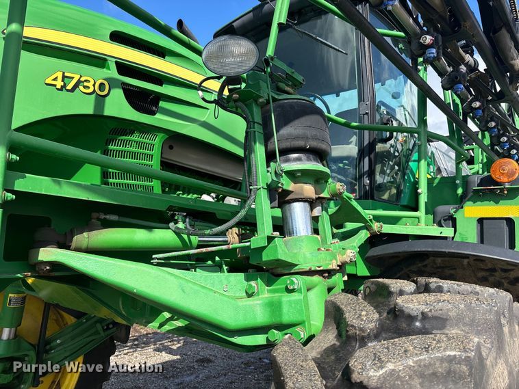image for item EA4707 2011 John Deere 4730 sprayer