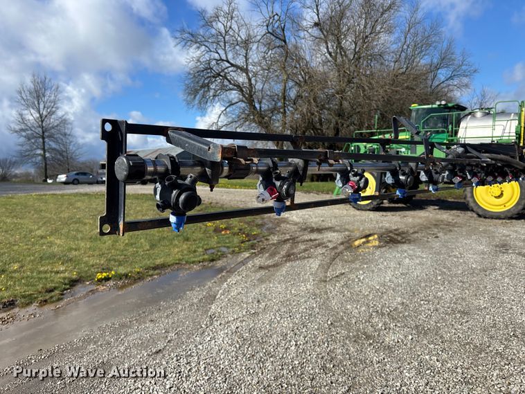 image for item EA4707 2011 John Deere 4730 sprayer